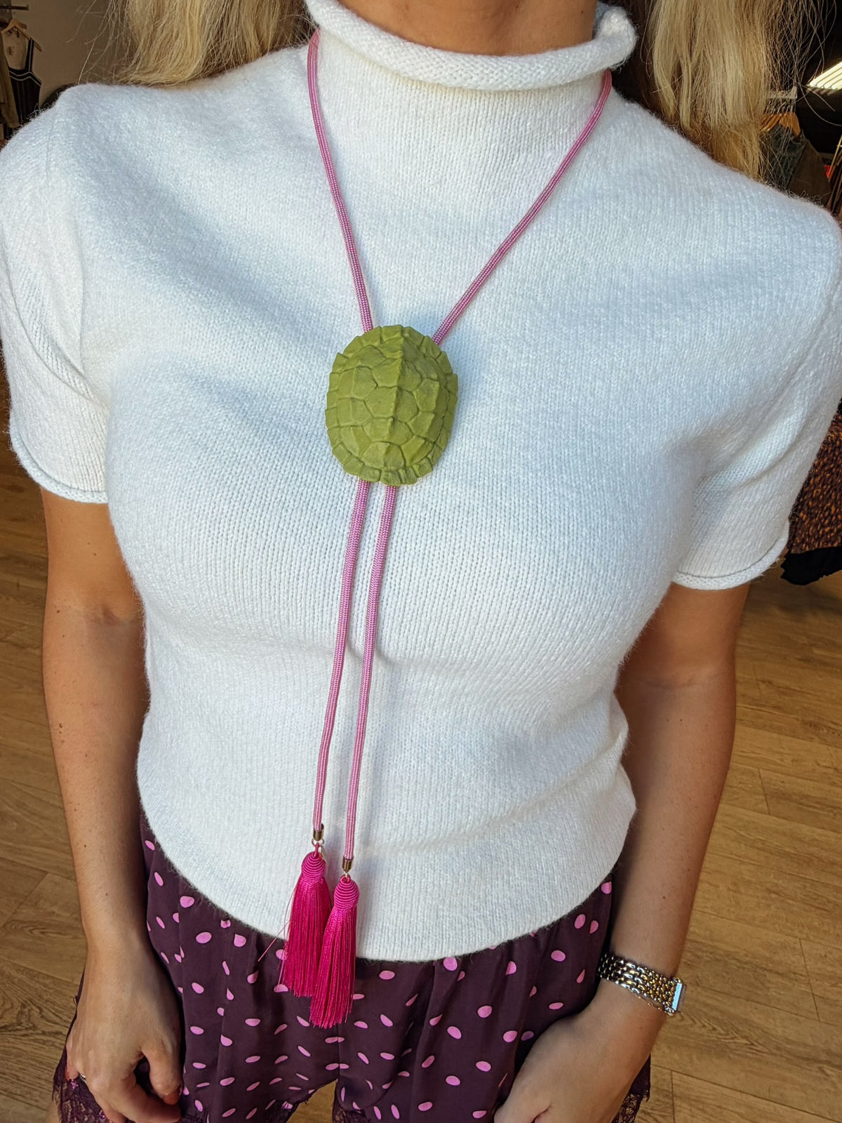 rahya designs || tortoise bolo olive green with bubblegum pink & fuschia
