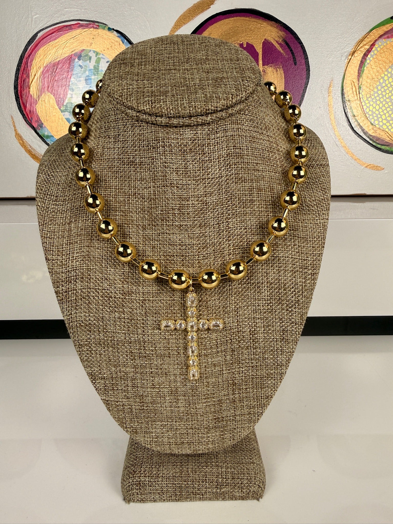 jennifer thames chunky gold chain with diamond cross