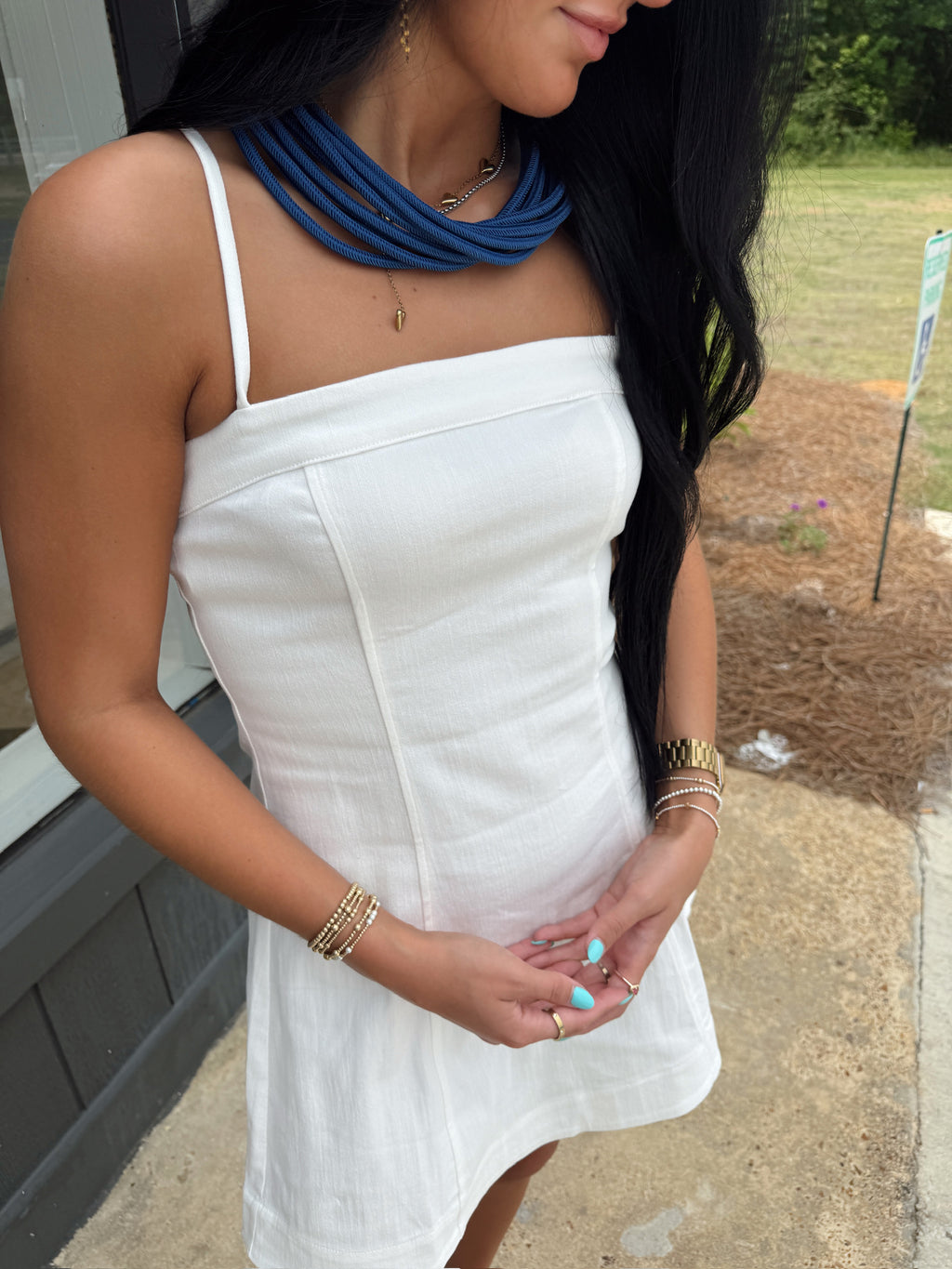sadie & sage clear eyes mini dress in white