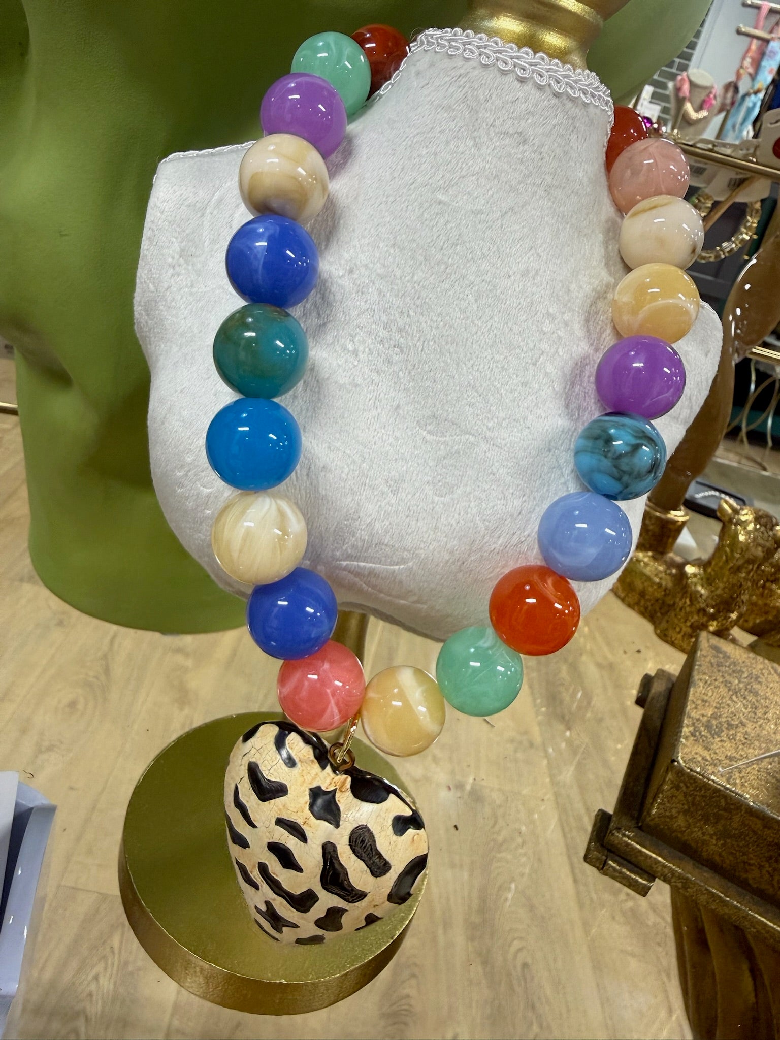 jennifer thames round multi chunky necklace with heart pendant