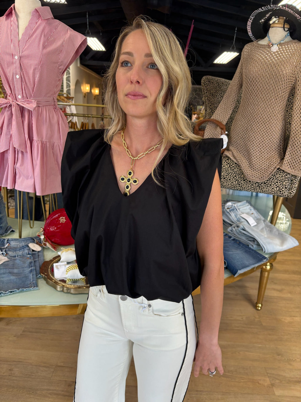 karlie solid poplin vneck bubble top in black