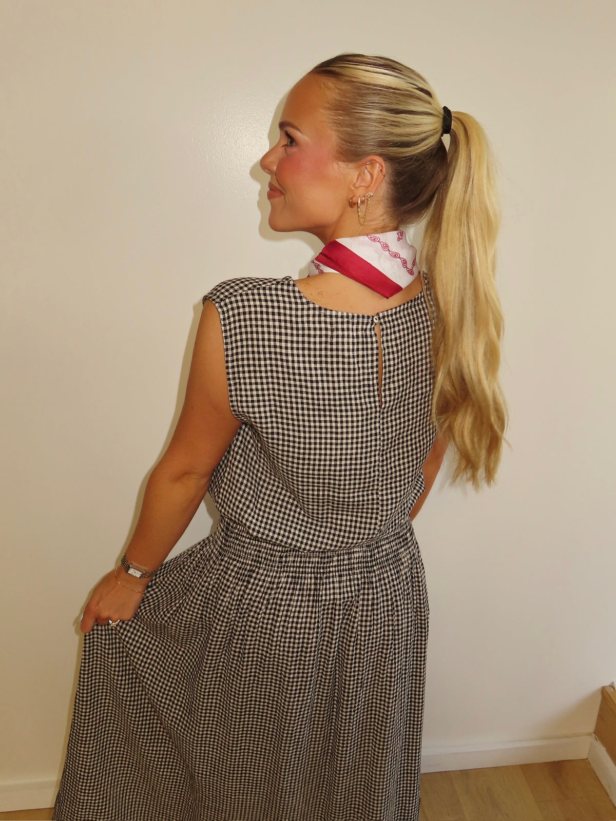 z supply merit gingham top in black