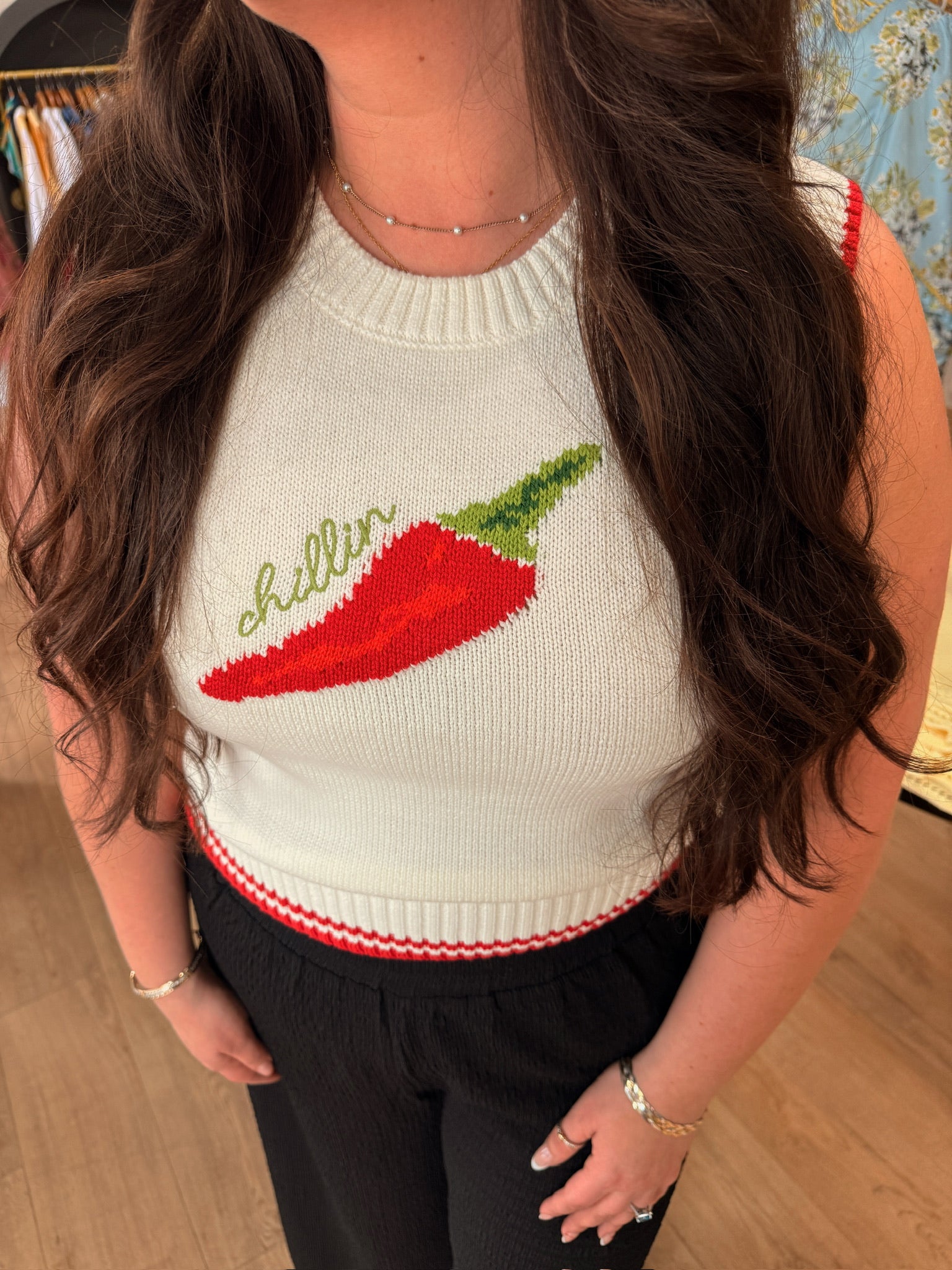 elan sleeveless crew neck sweater in off-white pepper
