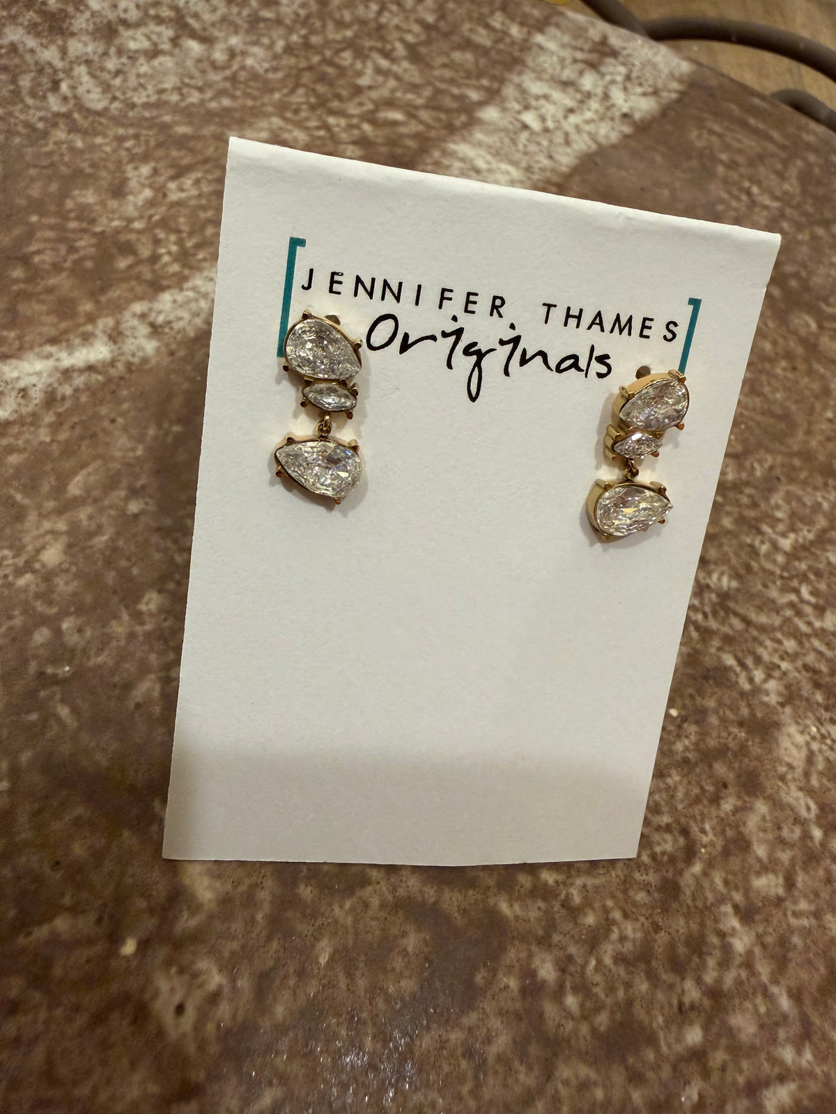 jennifer thames keep it simple earring in gold