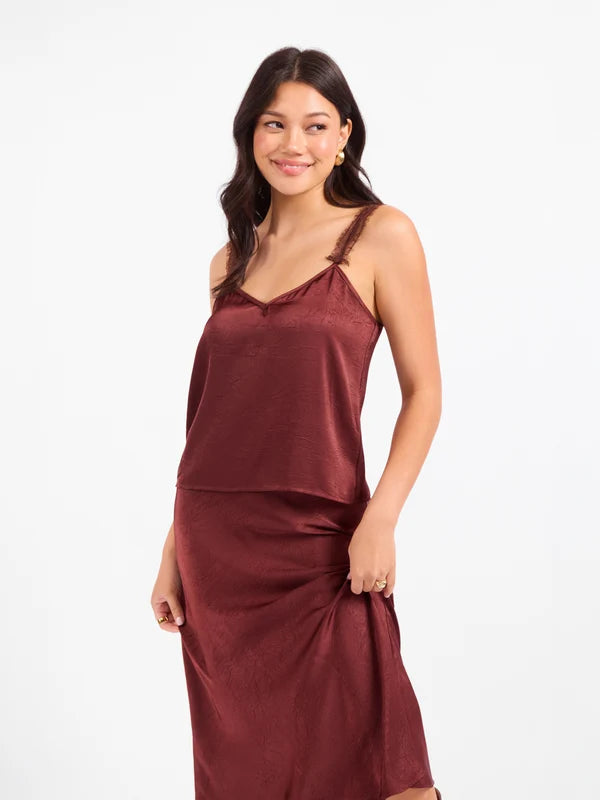sadie & sage ceremony tank in dark wine