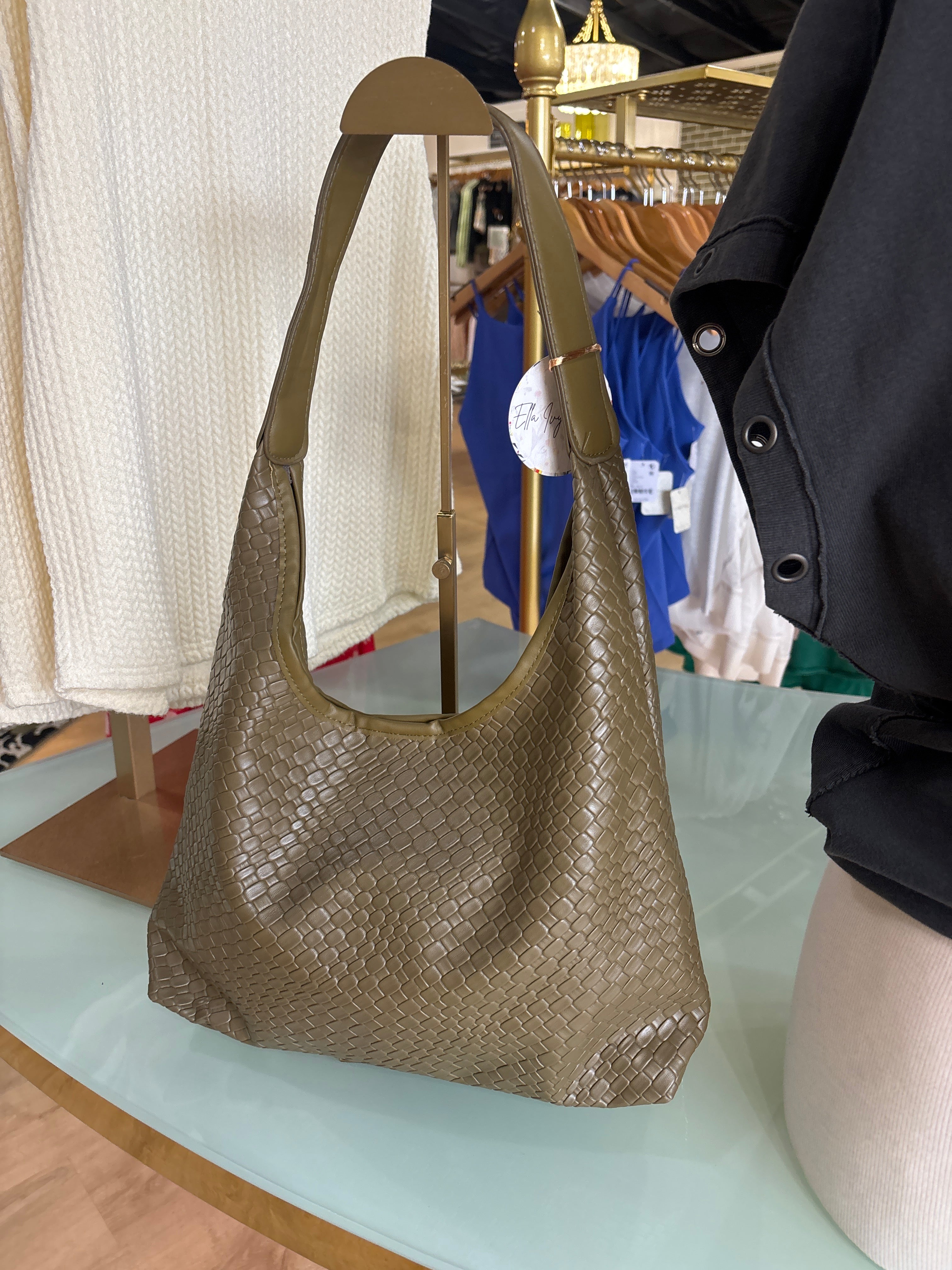 retro shoulder bag in olive
