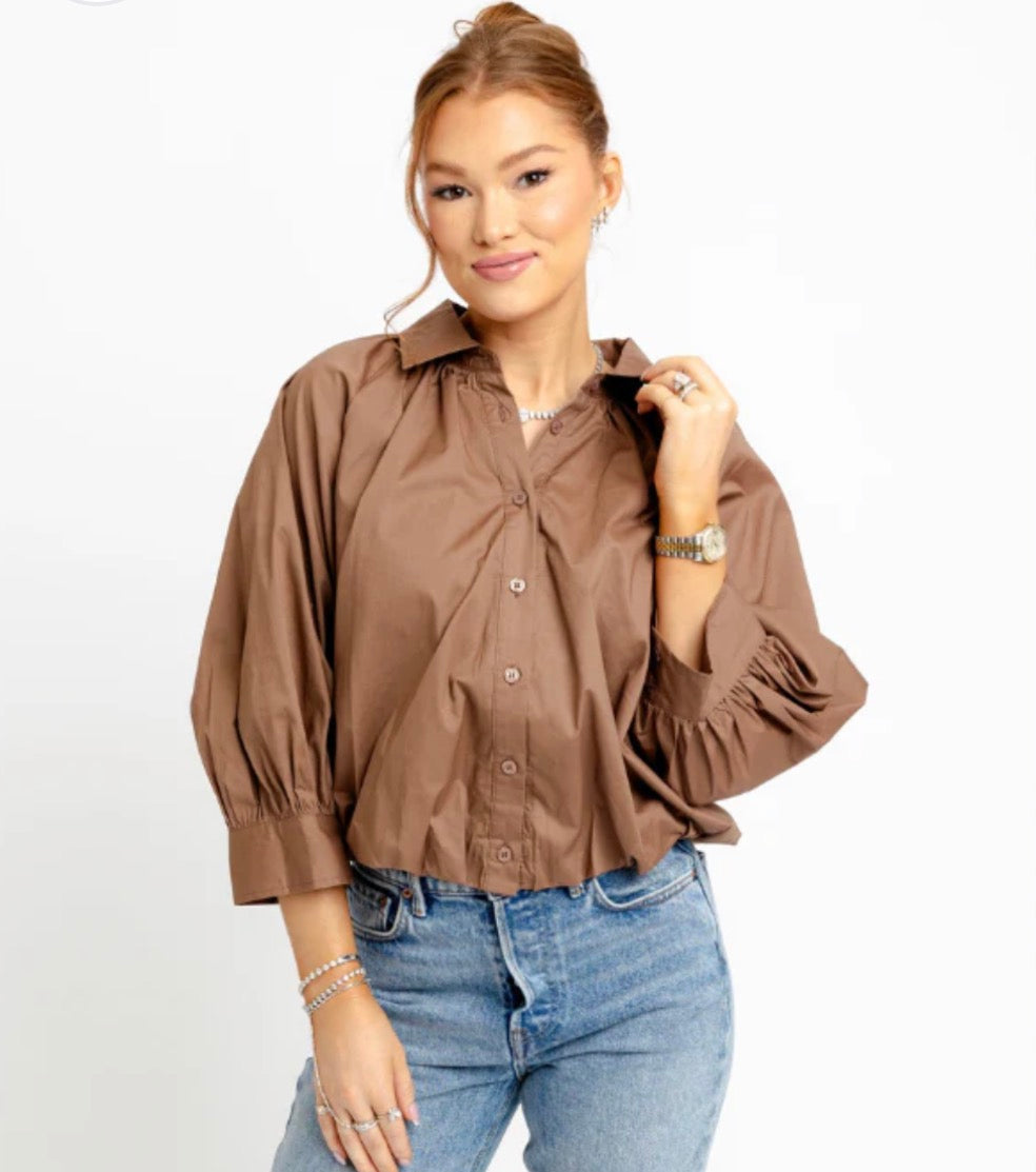 karlie solid poplin 3/4 sleeve bubble top in brown