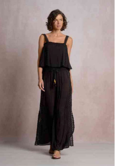 elan black flowy tank top in black