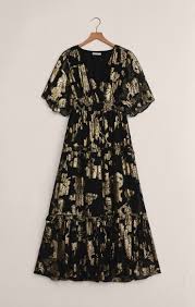 z supply kiera jaquard maxi dress in black